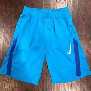 Nike boys Dri-Fit elastic waist striped sports shorts- youth large